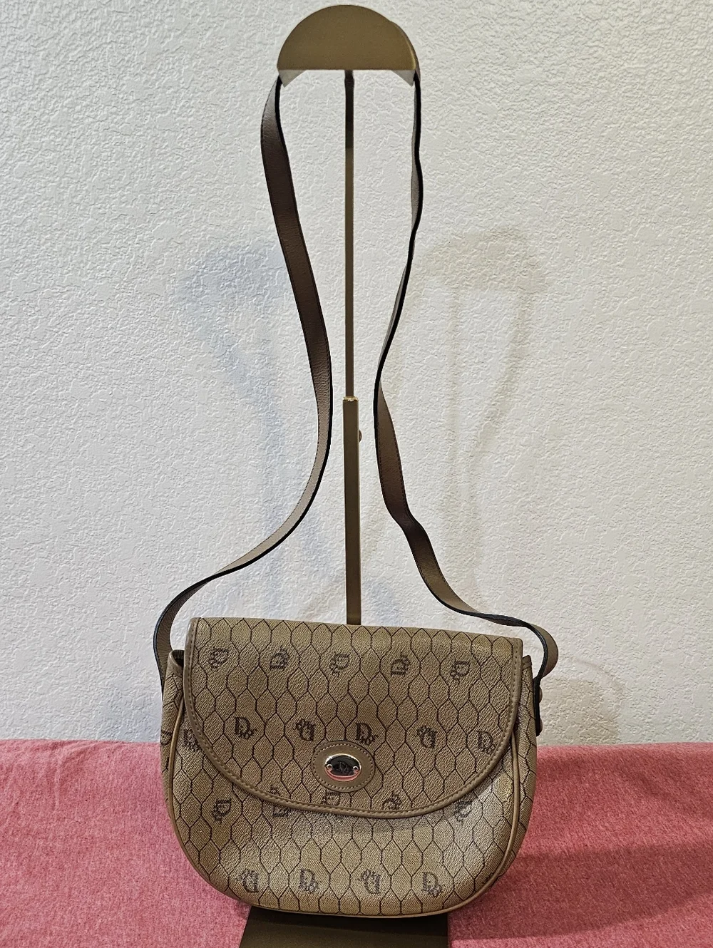 1980s Vintage Christian Dior Honeycomb Shoulder/Crossbody Bag - Picture 2 of 16